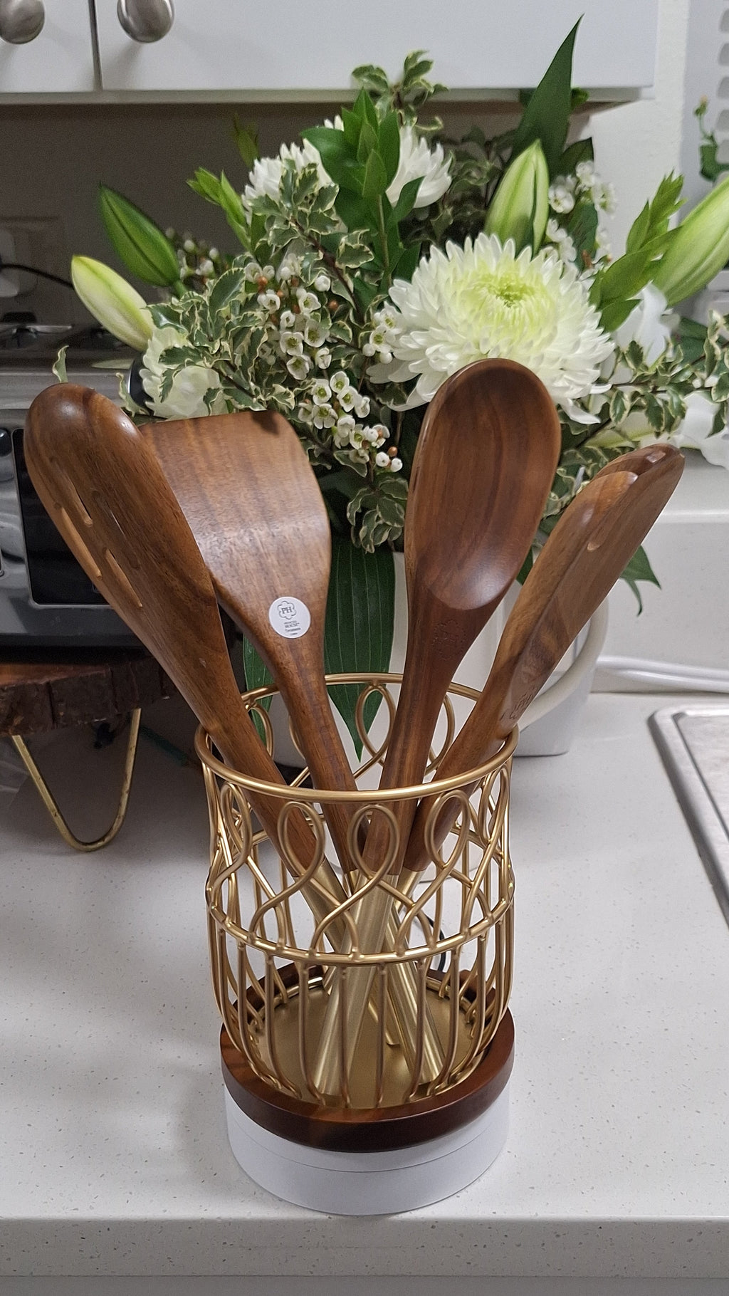 Organizador de utensilios

Con 4 utensilios de madera